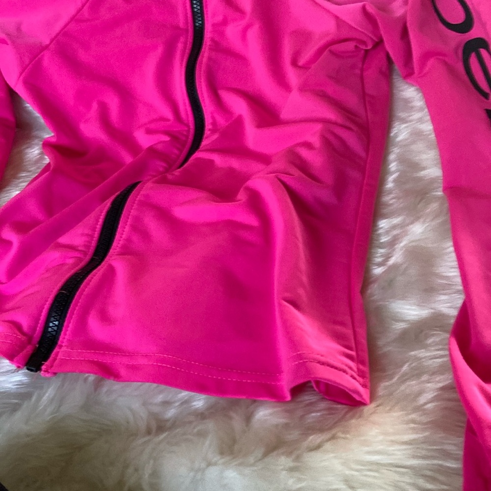 Bebe zipper up top